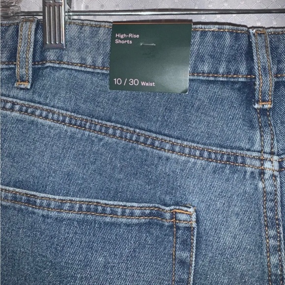 NWT wild fable cutoff denim shorts size 10 - Picture 4 of 5